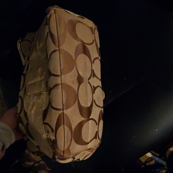 Coach - Picture 5 of 7